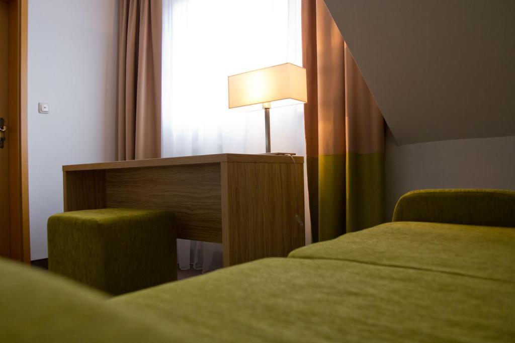 Altes Kurhaus Landhotel Trabelsdorf Стая снимка