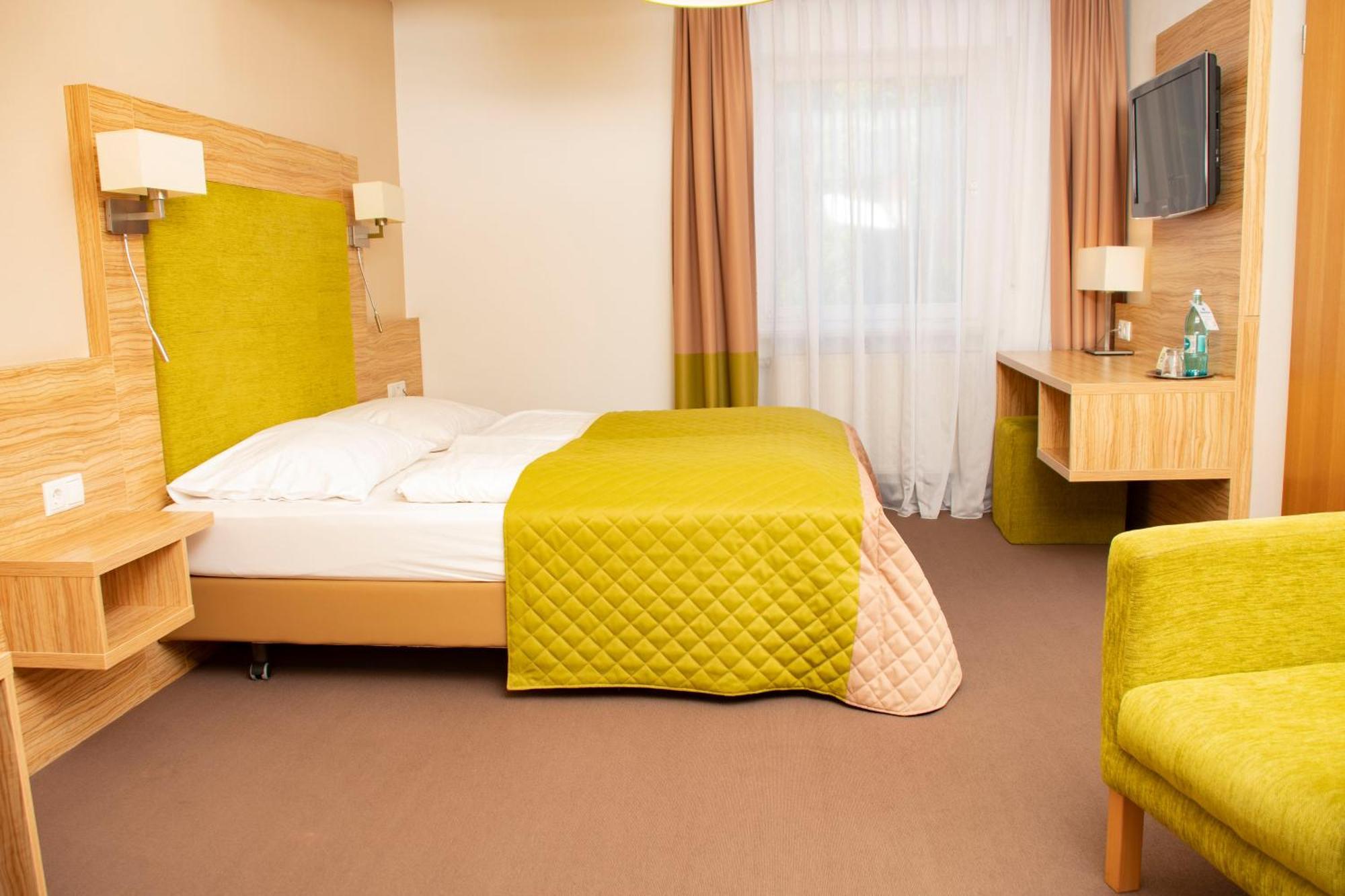 Altes Kurhaus Landhotel Trabelsdorf Екстериор снимка