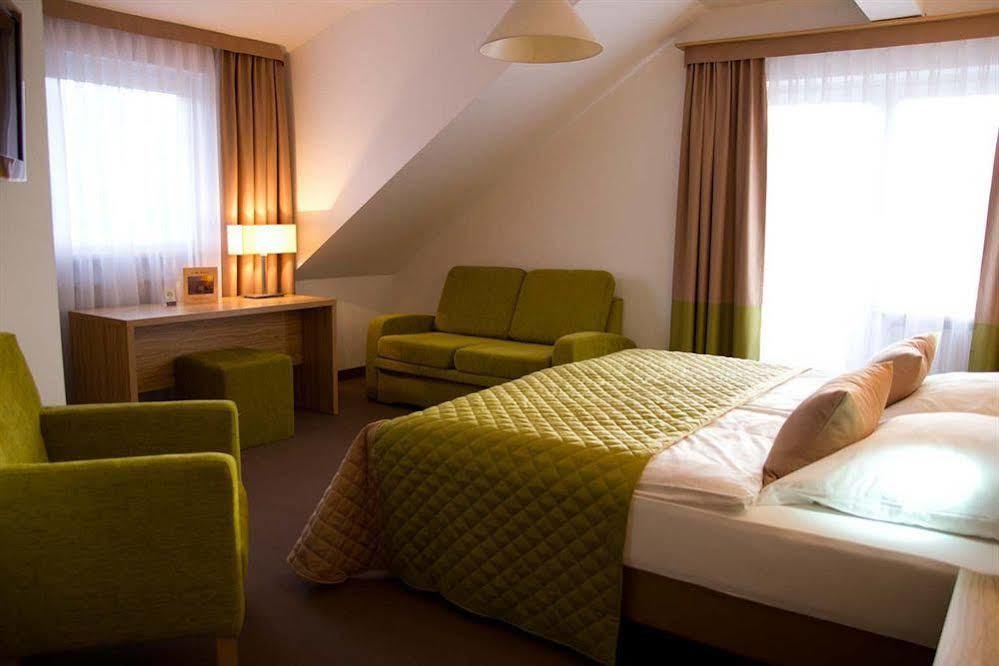 Altes Kurhaus Landhotel Trabelsdorf Екстериор снимка